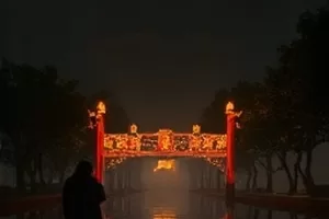 回声营地剧照：帐篷外架起的收音话筒与星空